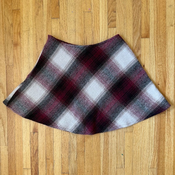 Super Cute Y2K Plaid High Waisted Mini Skirt - Picture 4 of 7